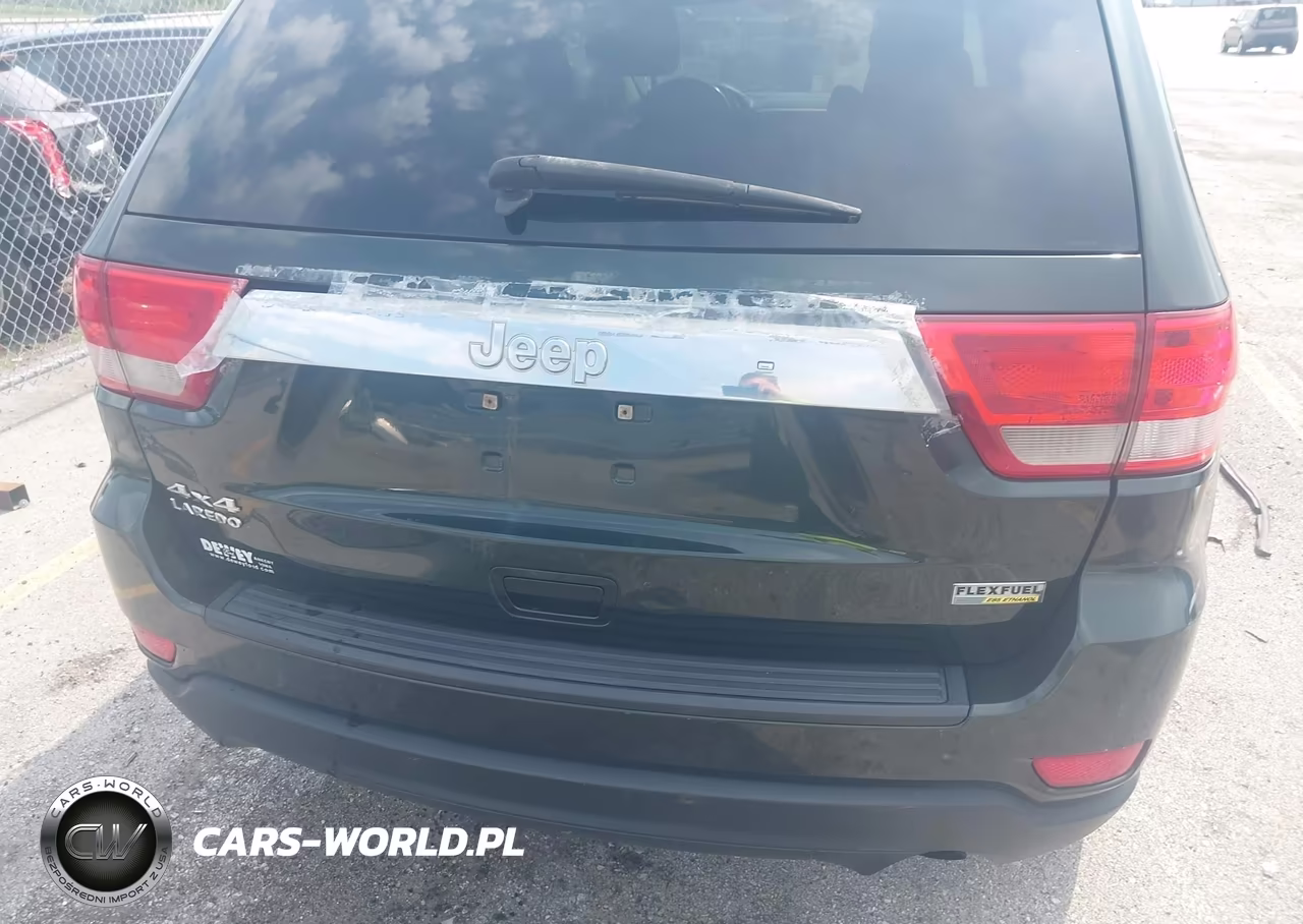 2011 Jeep Grand Cherokee Laredo VIN:1J4RR4GG4BC586110 - 6