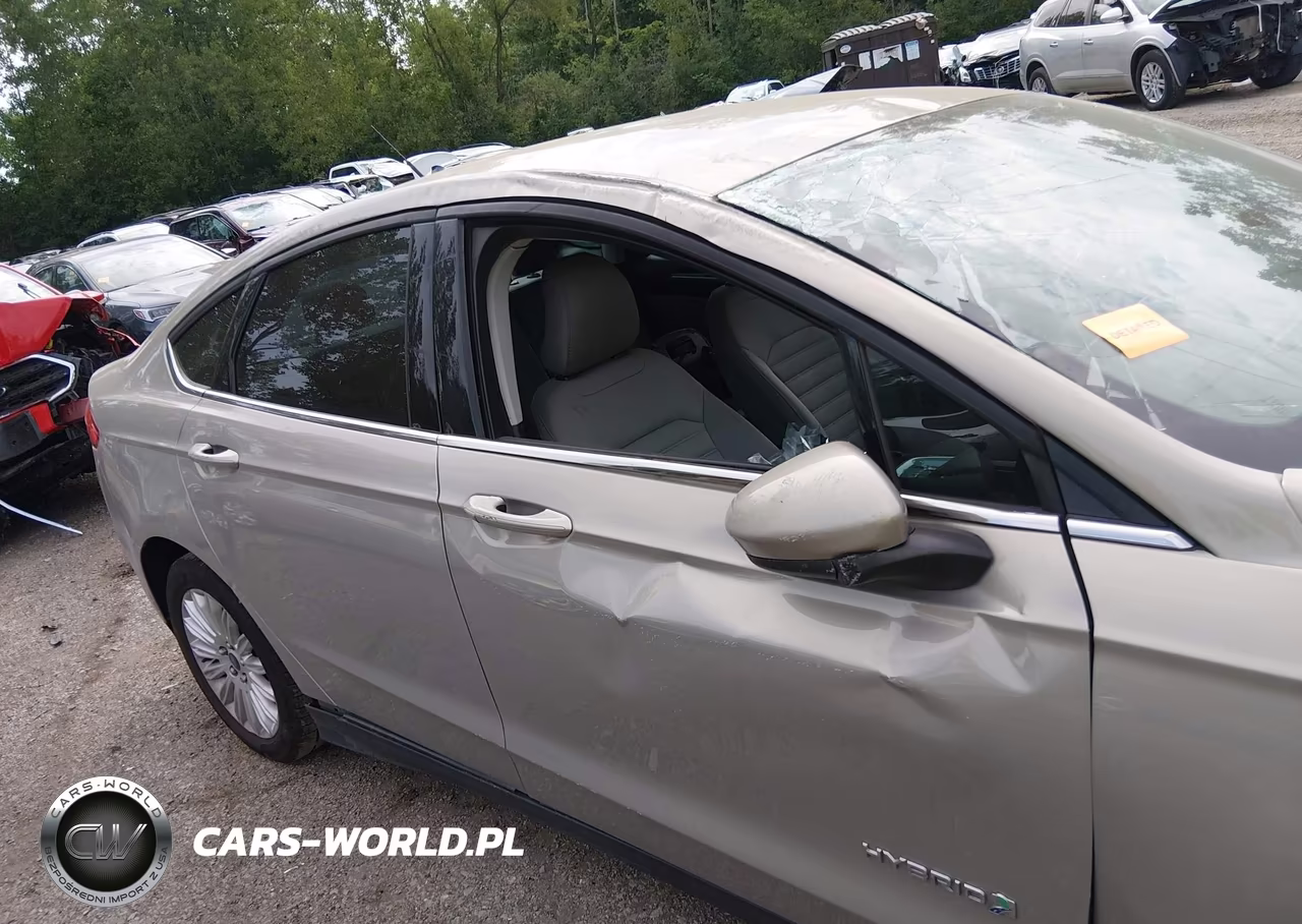 2015 Ford Fusion Hybrid S VIN:3FA6P0UU2FR172371 - 13