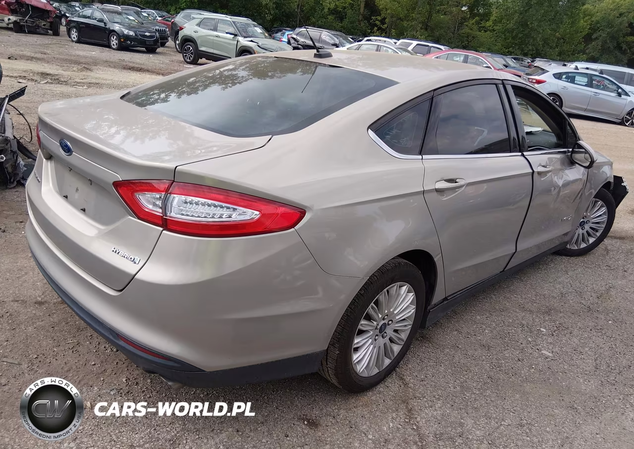 2015 Ford Fusion Hybrid S VIN:3FA6P0UU2FR172371 - 4