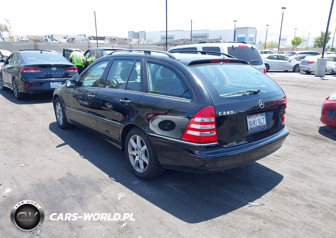 2005 Mercedes-Benz C 240 Luxury VIN:WDBRH61J35F585637 - 3