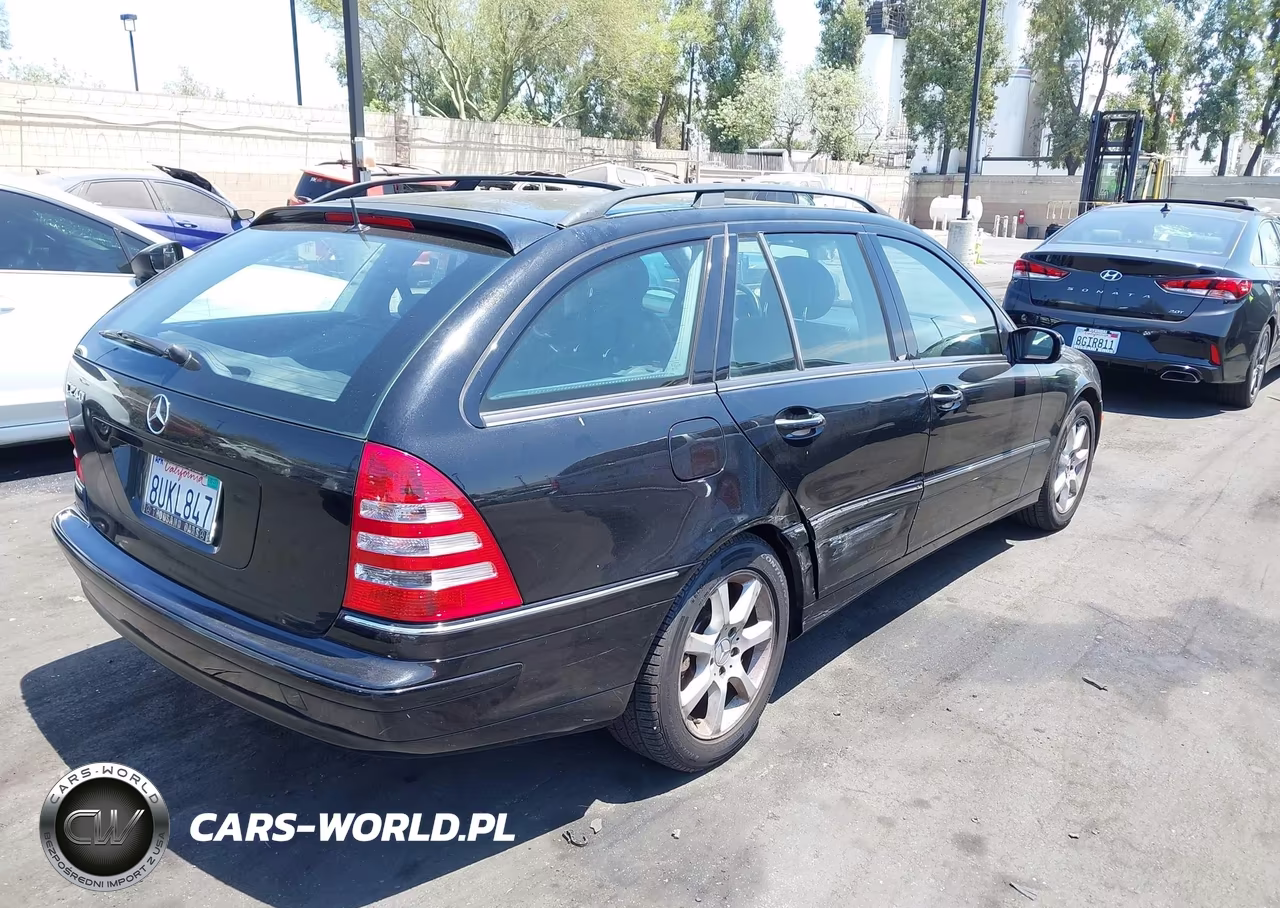 2005 Mercedes-Benz C 240 Luxury VIN:WDBRH61J35F585637 - 4