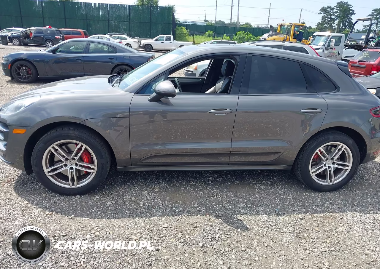 2016 Porsche Macan Turbo VIN:WP1AF2A55GLB93696 - 14