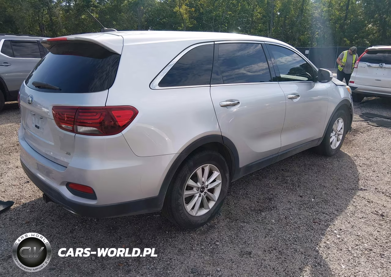 2019 Kia Sorento 3.3L Lx VIN:5XYPG4A5XKG554204 - 4
