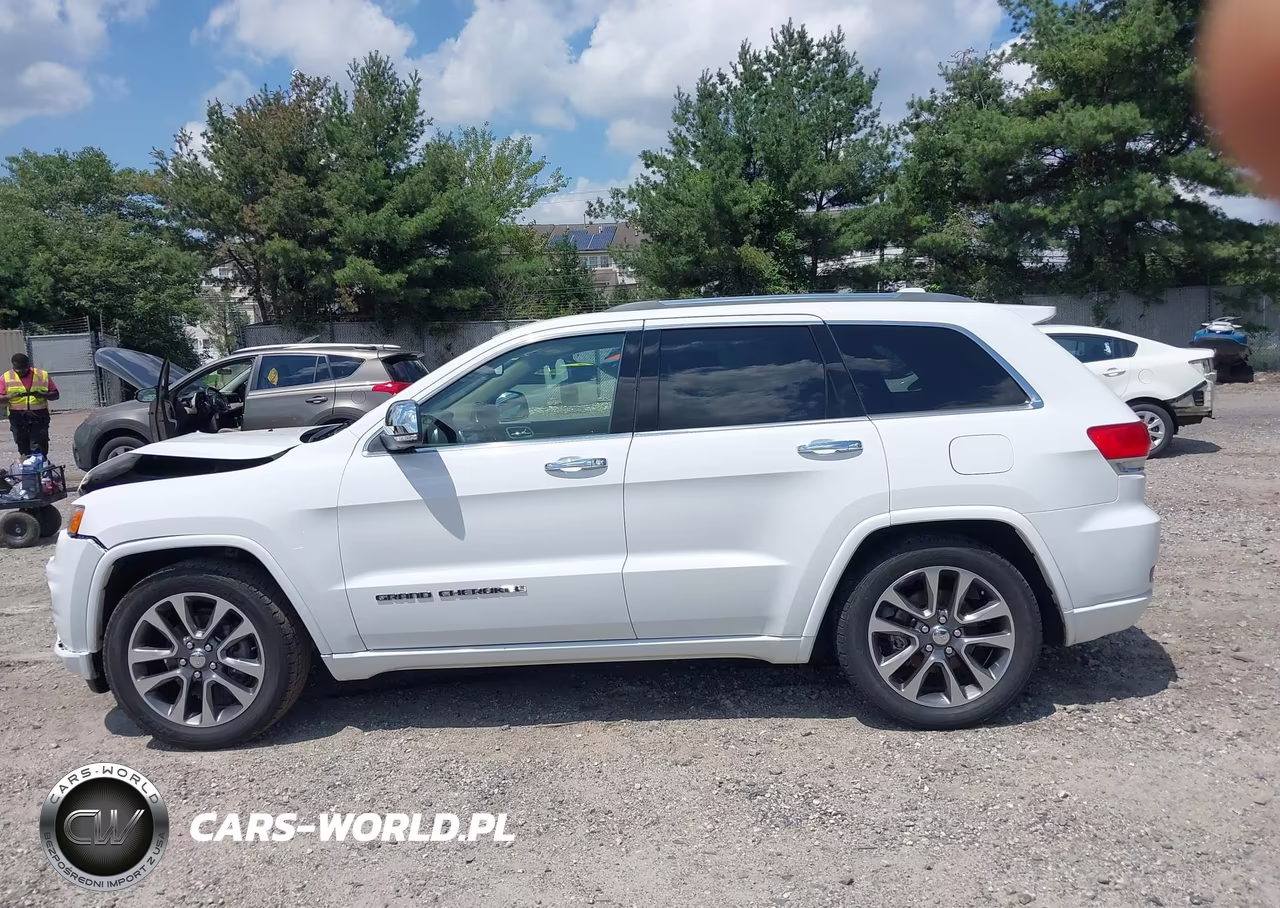 2018 Jeep Grand Cherokee Overland 4X4 VIN:1C4RJFCG6JC449277 - 15
