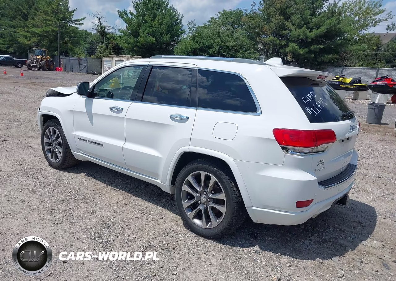 2018 Jeep Grand Cherokee Overland 4X4 VIN:1C4RJFCG6JC449277 - 3