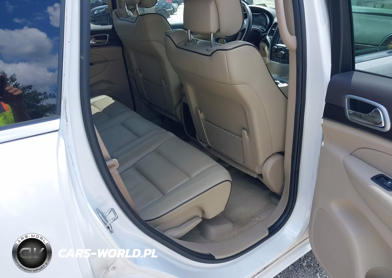 2018 Jeep Grand Cherokee Overland 4X4 VIN:1C4RJFCG6JC449277 - 8