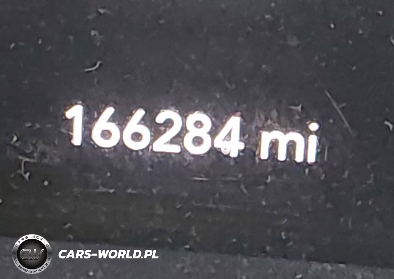 2019 Jeep Wrangler Unlimited Sahara 4X4 VIN:1C4HJXEN2KW618997 - 14