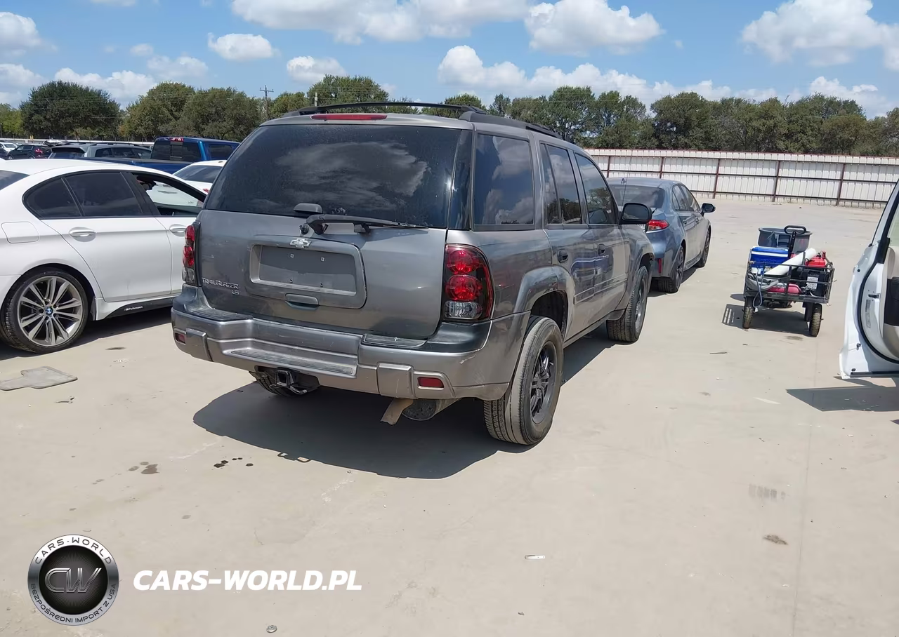 2007 Chevrolet Trailblazer Ls VIN:1GNDT13SX72176474 - 4