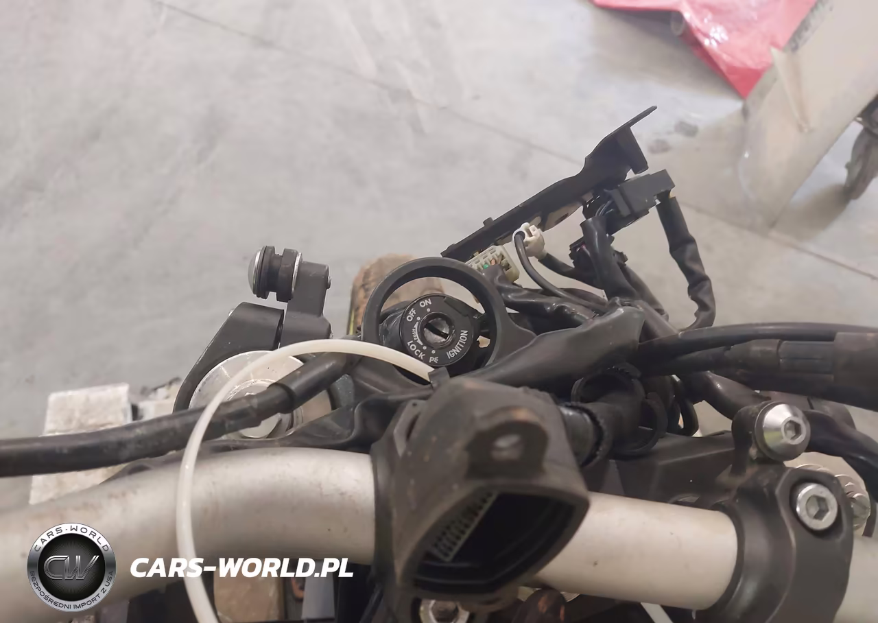 2016 Yamaha Fz09 VIN:JYARN33E6GA011554 - 7