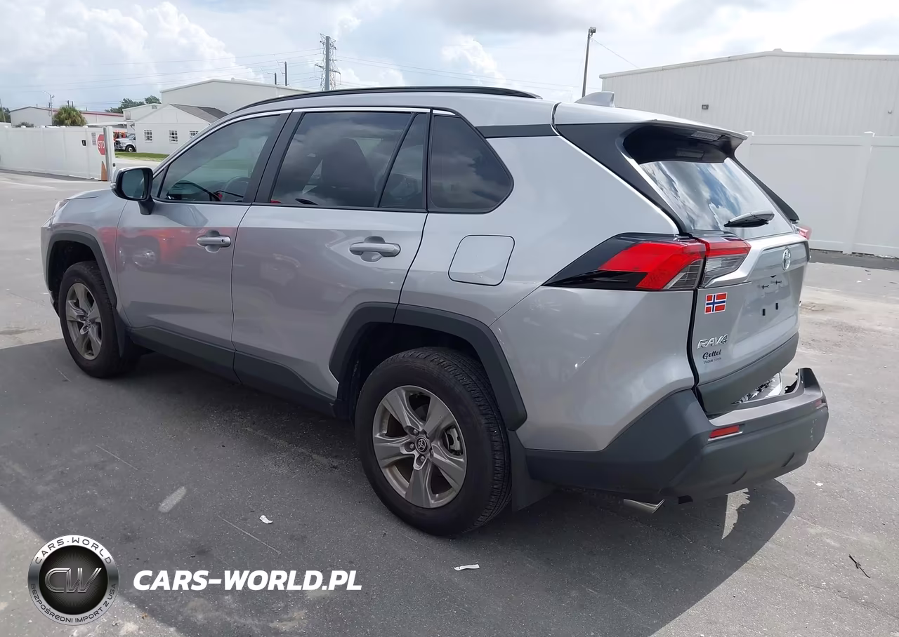 2025 Toyota Rav4 Xle VIN:2T3W1RFV0SC363672 - 3