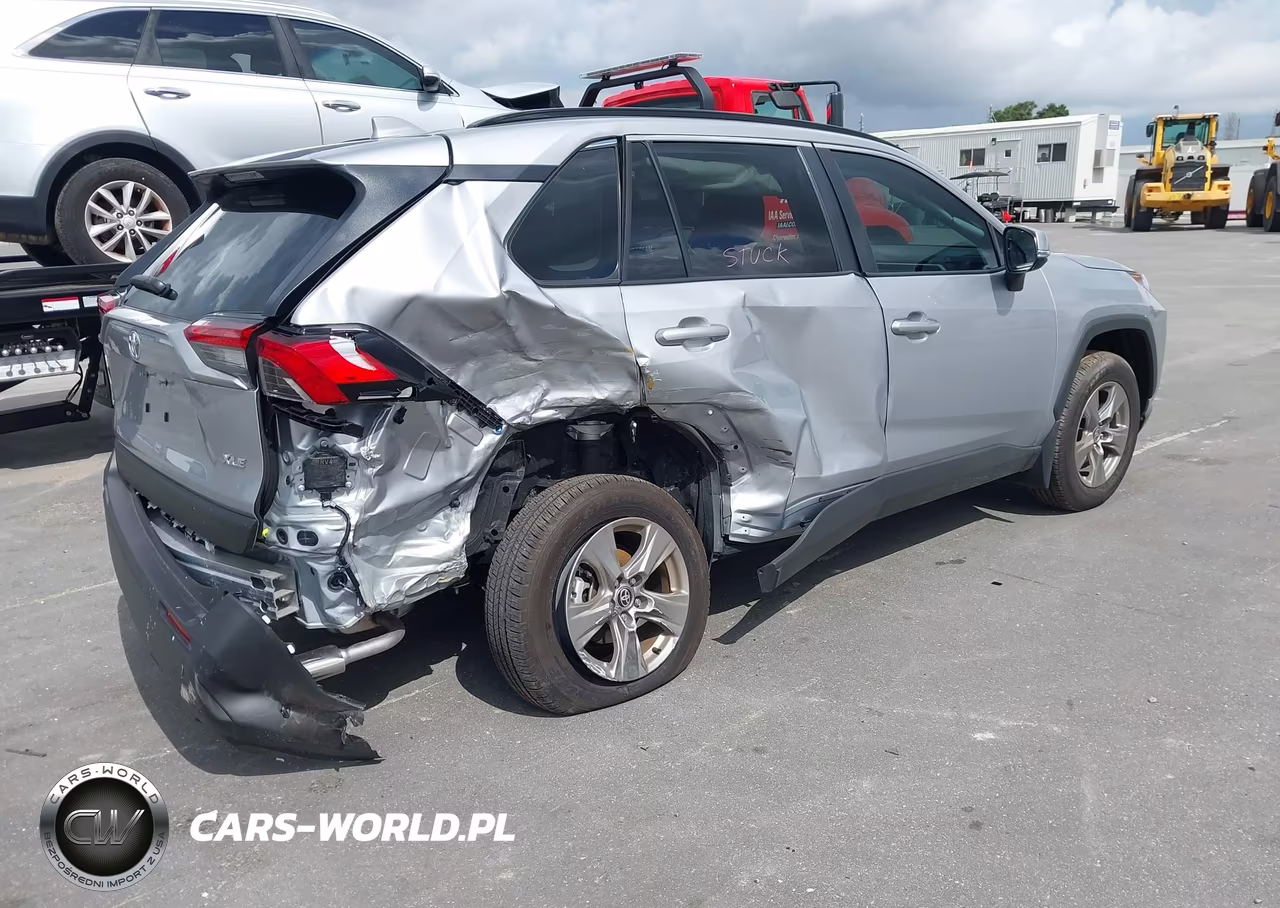 2025 Toyota Rav4 Xle VIN:2T3W1RFV0SC363672 - 4