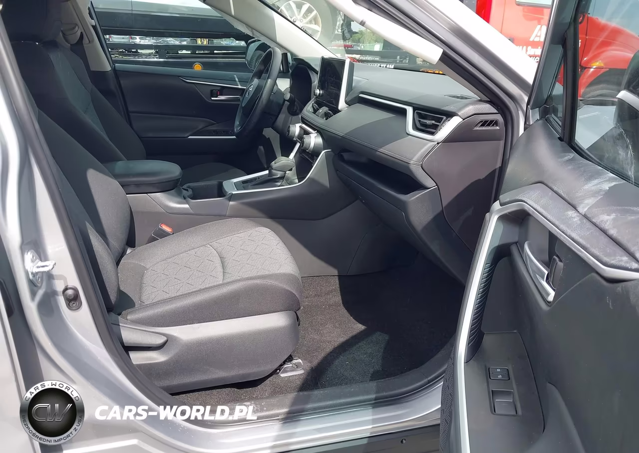 2025 Toyota Rav4 Xle VIN:2T3W1RFV0SC363672 - 5