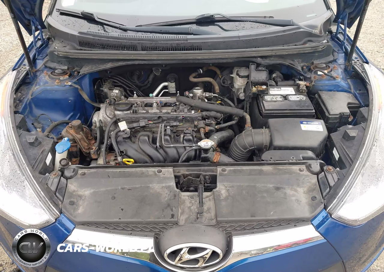 2017 Hyundai Veloster VIN:KMHTC6AD2HU322471 - 10