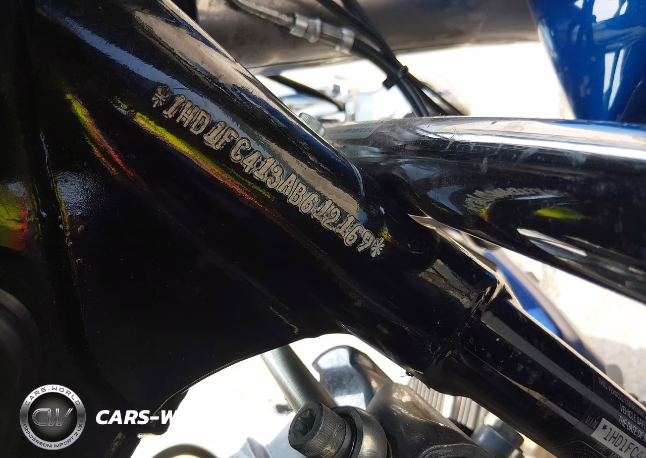 2010 Harley-Davidson Flhtcu VIN:1HD1FC413AB612169 - 10