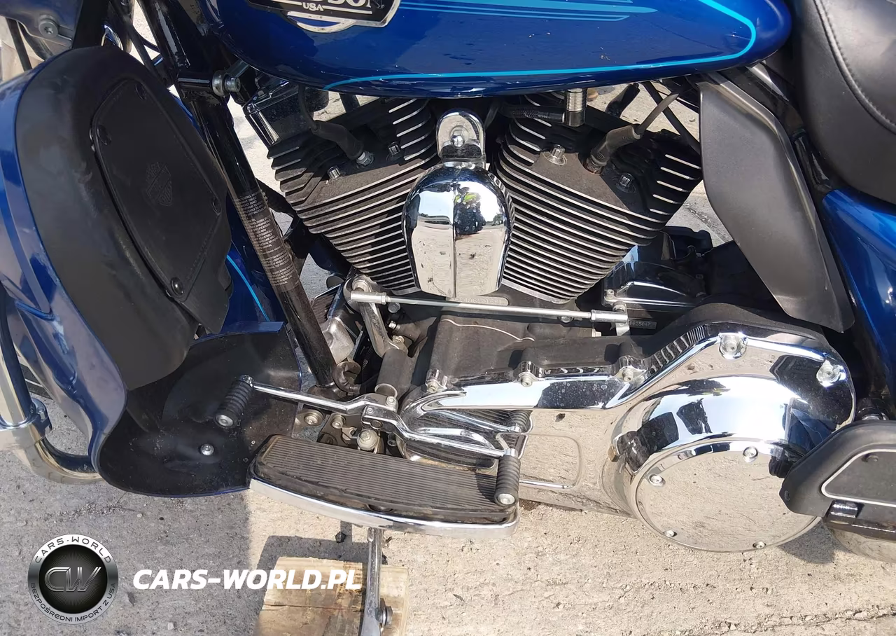 2010 Harley-Davidson Flhtcu VIN:1HD1FC413AB612169 - 9
