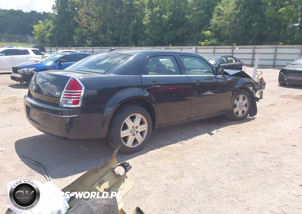 2005 Chrysler 300 Touring VIN:2C3AK53G65H638510 - 4