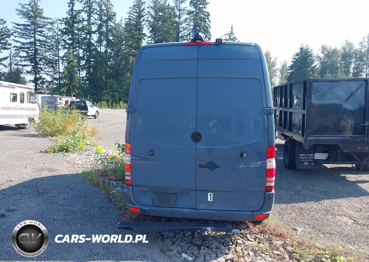 2018 Mercedes-Benz Sprinter 2500 Standard Roof V6 VIN:WD3PE7CD3JP640777 - 17