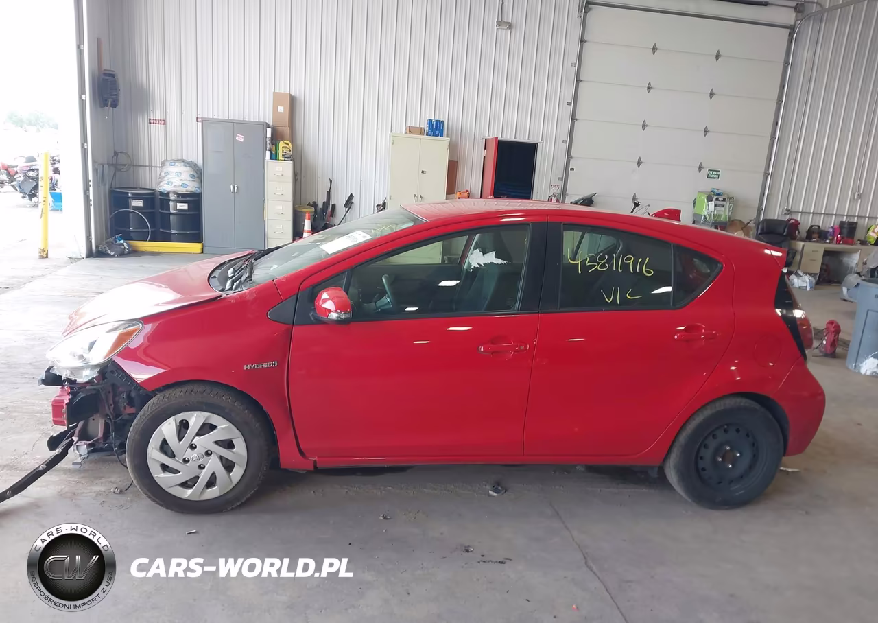 2016 Toyota Prius C Two VIN:JTDKDTB36G1589727 - 14