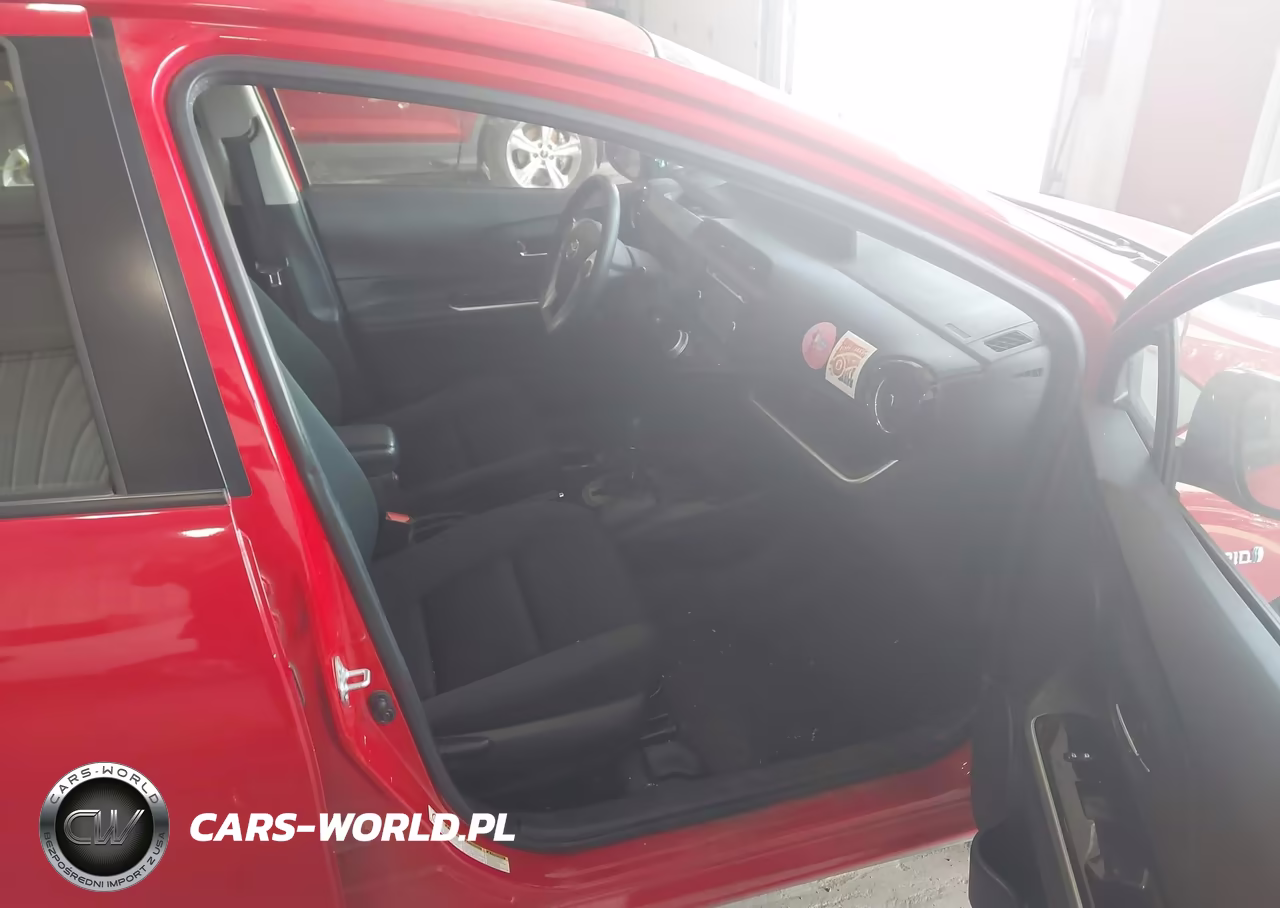 2016 Toyota Prius C Two VIN:JTDKDTB36G1589727 - 5