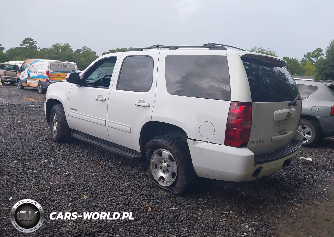 2011 Chevrolet Tahoe Ls VIN:1GNSCAE03BR146719 - 3