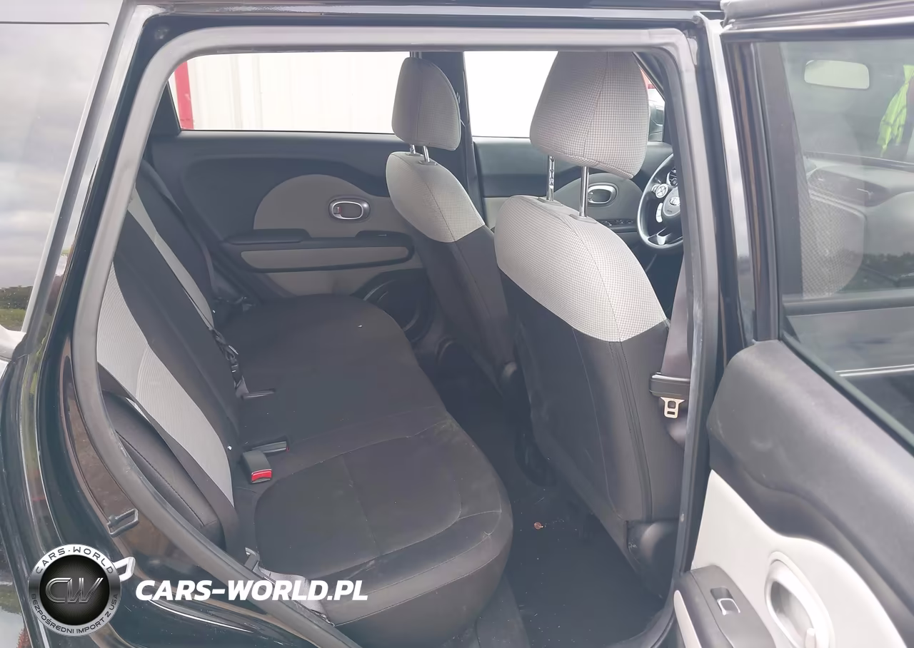 2018 Kia Soul VIN:KNDJN2A22J7599378 - 8