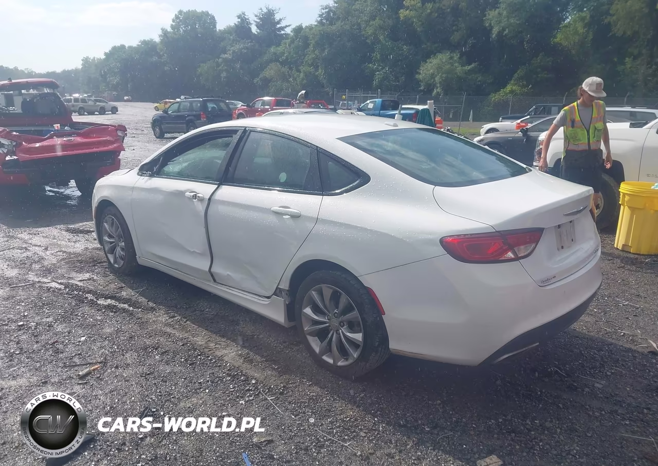 2015 Chrysler 200 S VIN:1C3CCCBB8FN641286 - 3
