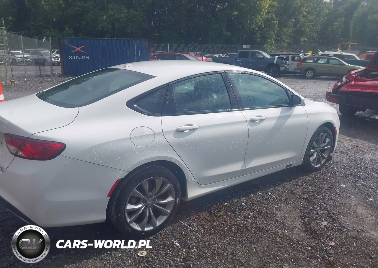 2015 Chrysler 200 S VIN:1C3CCCBB8FN641286 - 4