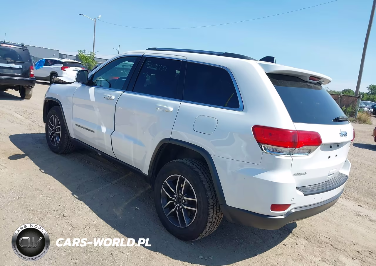 2019 Jeep Grand Cherokee Laredo E 4X4 VIN:1C4RJFAG8KC569828 - 3