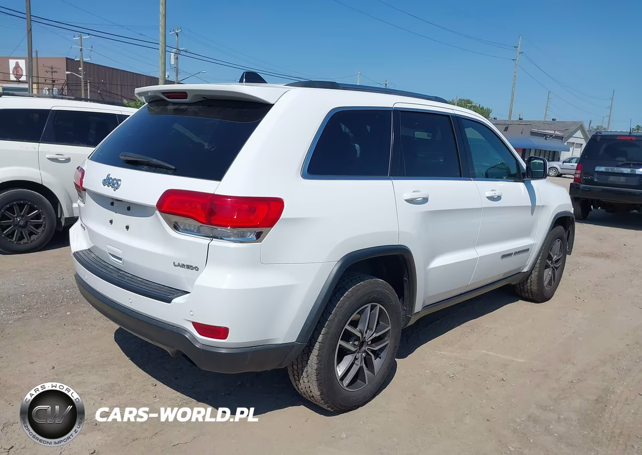 2019 Jeep Grand Cherokee Laredo E 4X4 VIN:1C4RJFAG8KC569828 - 4