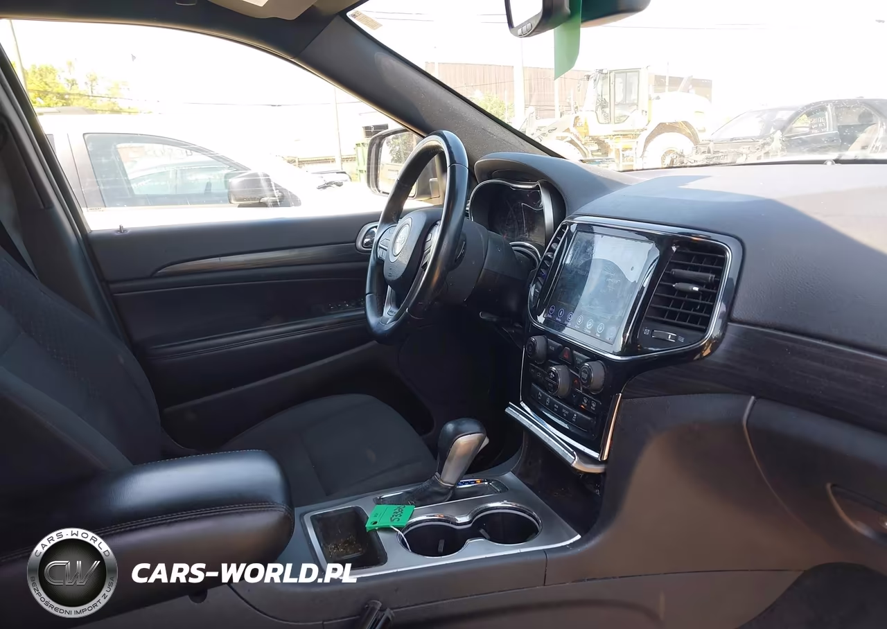 2019 Jeep Grand Cherokee Laredo E 4X4 VIN:1C4RJFAG8KC569828 - 5