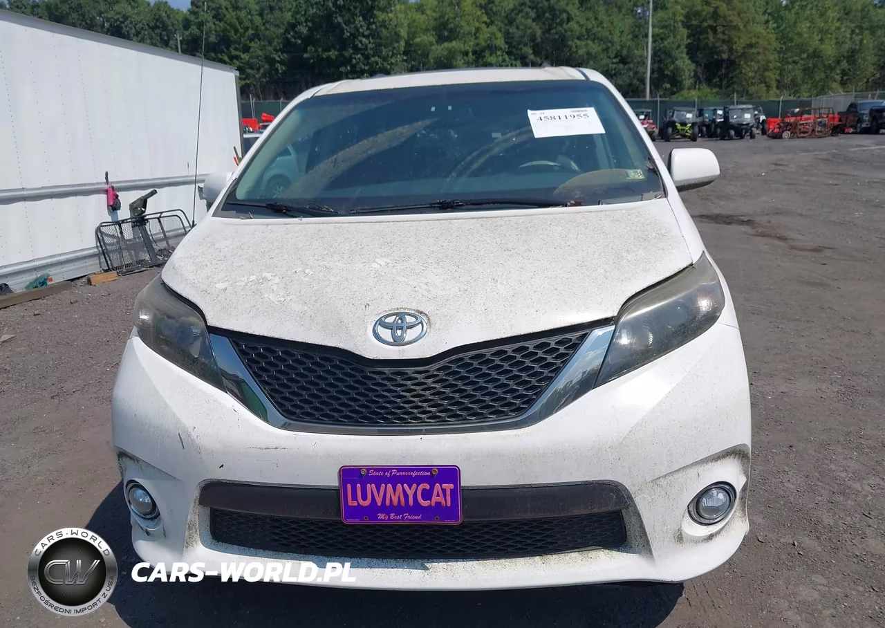 2012 Toyota Sienna Se 8 Passenger VIN:5TDXK3DC1CS271861 - 12