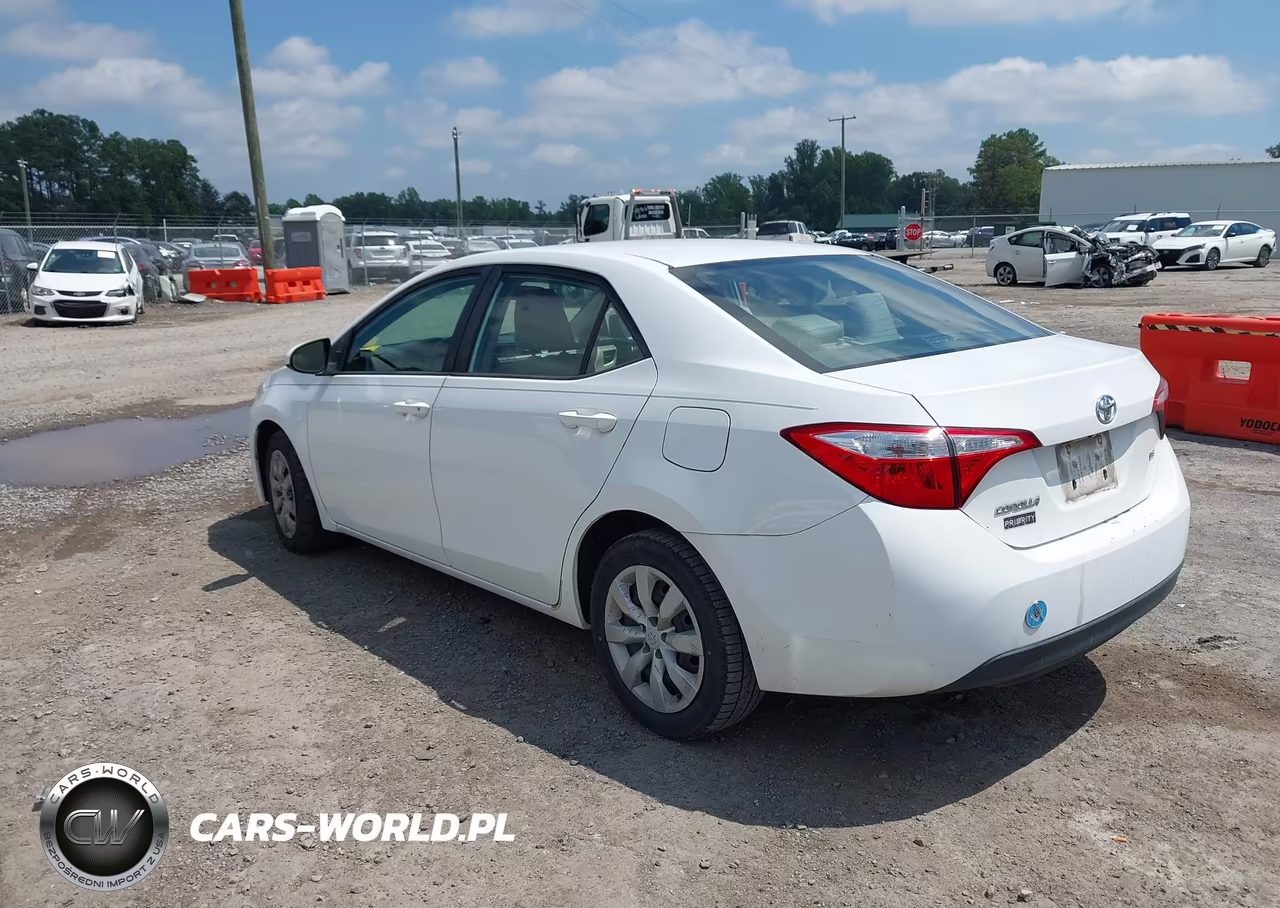 2015 Toyota Corolla Le VIN:2T1BURHE4FC363028 - 3