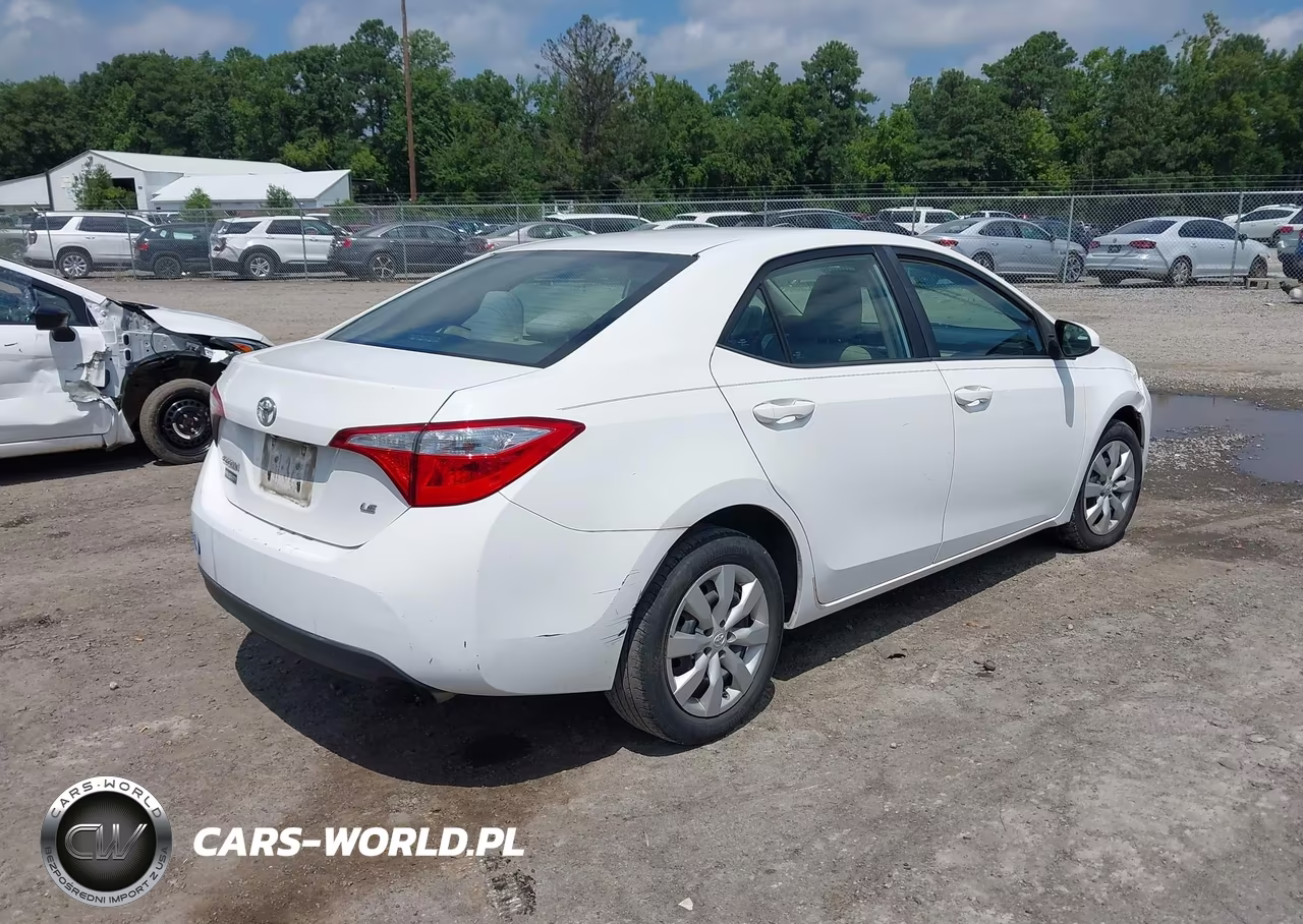 2015 Toyota Corolla Le VIN:2T1BURHE4FC363028 - 4