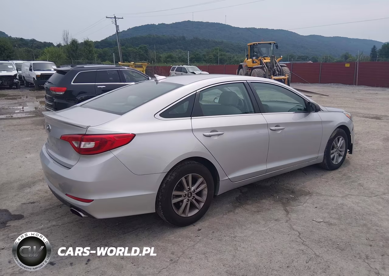 2015 Hyundai Sonata Se VIN:5NPE24AF9FH040325 - 4