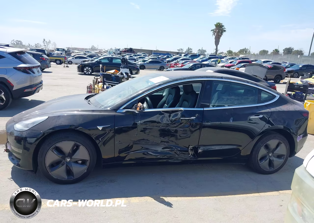 2018 Tesla Model 3 Long Range-Mid Range VIN:5YJ3E1EA3JF151682 - 13