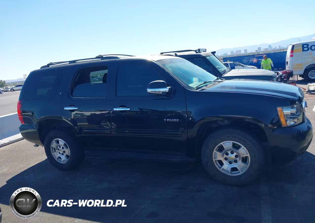 2011 Chevrolet Tahoe Lt VIN:1GNSCBE09BR255255 - 13