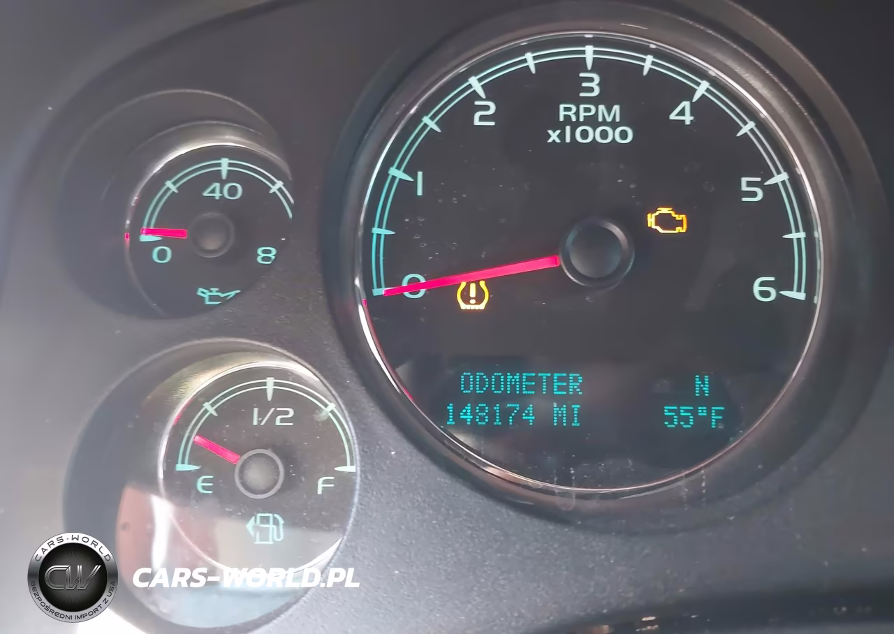 2011 Chevrolet Tahoe Lt VIN:1GNSCBE09BR255255 - 15