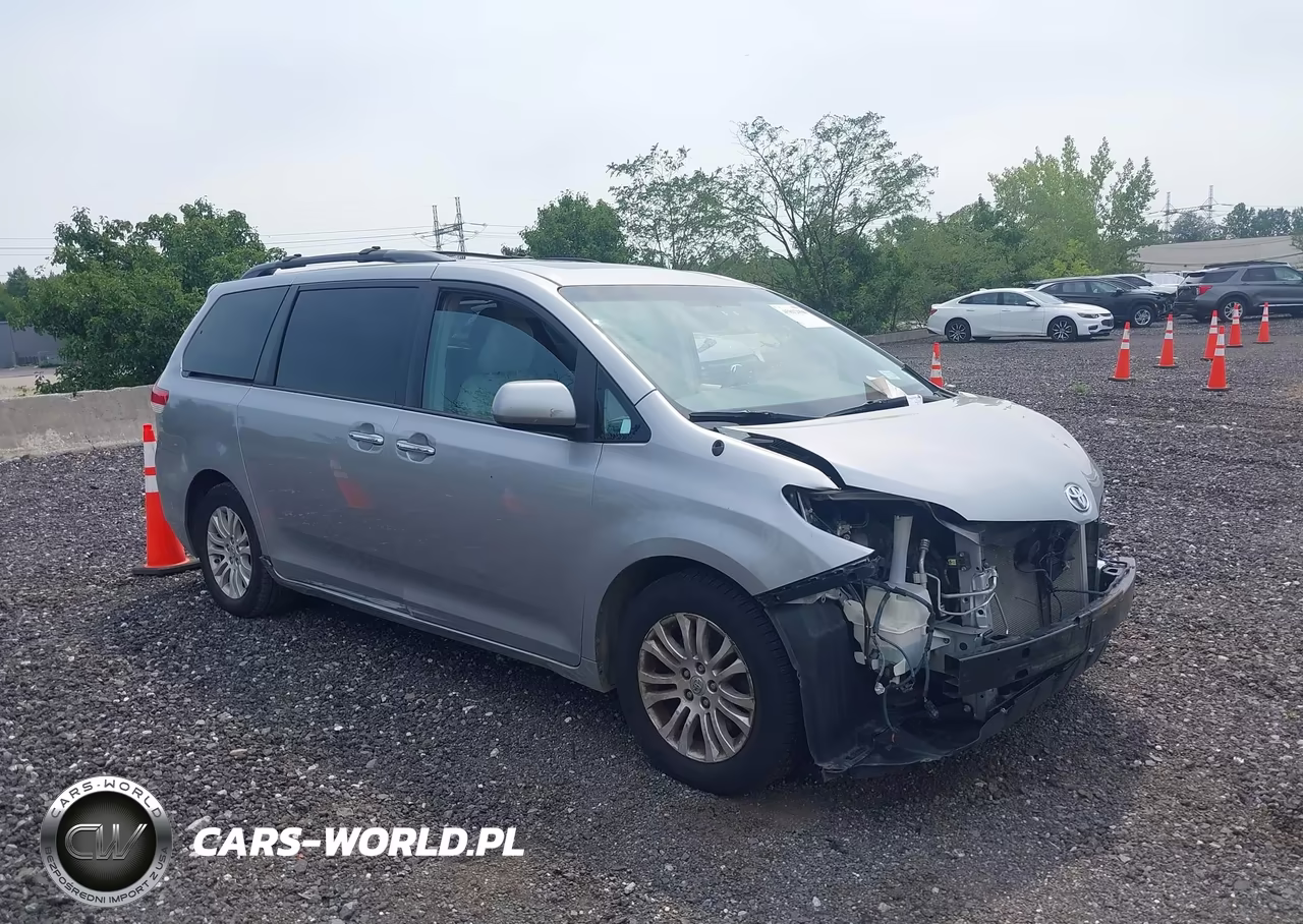 2012 Toyota Sienna Xle V6 8 Passenger – zdjęcie 1 z 17