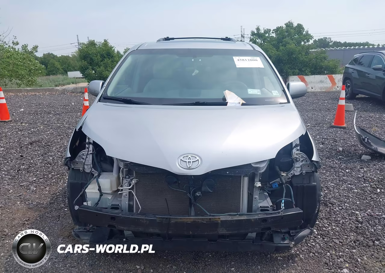 2012 Toyota Sienna Xle V6 8 Passenger VIN:5TDYK3DC8CS252082 - 12
