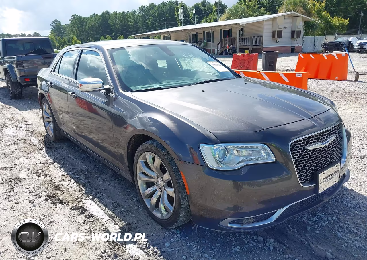 2018 Chrysler 300 Touring – zdjęcie 1 z 16