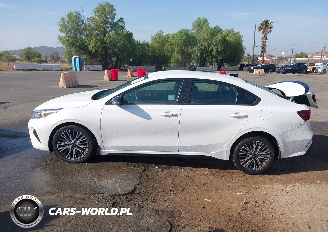 2024 Kia Forte Gt-Line VIN:3KPF54AD9RE741661 - 14
