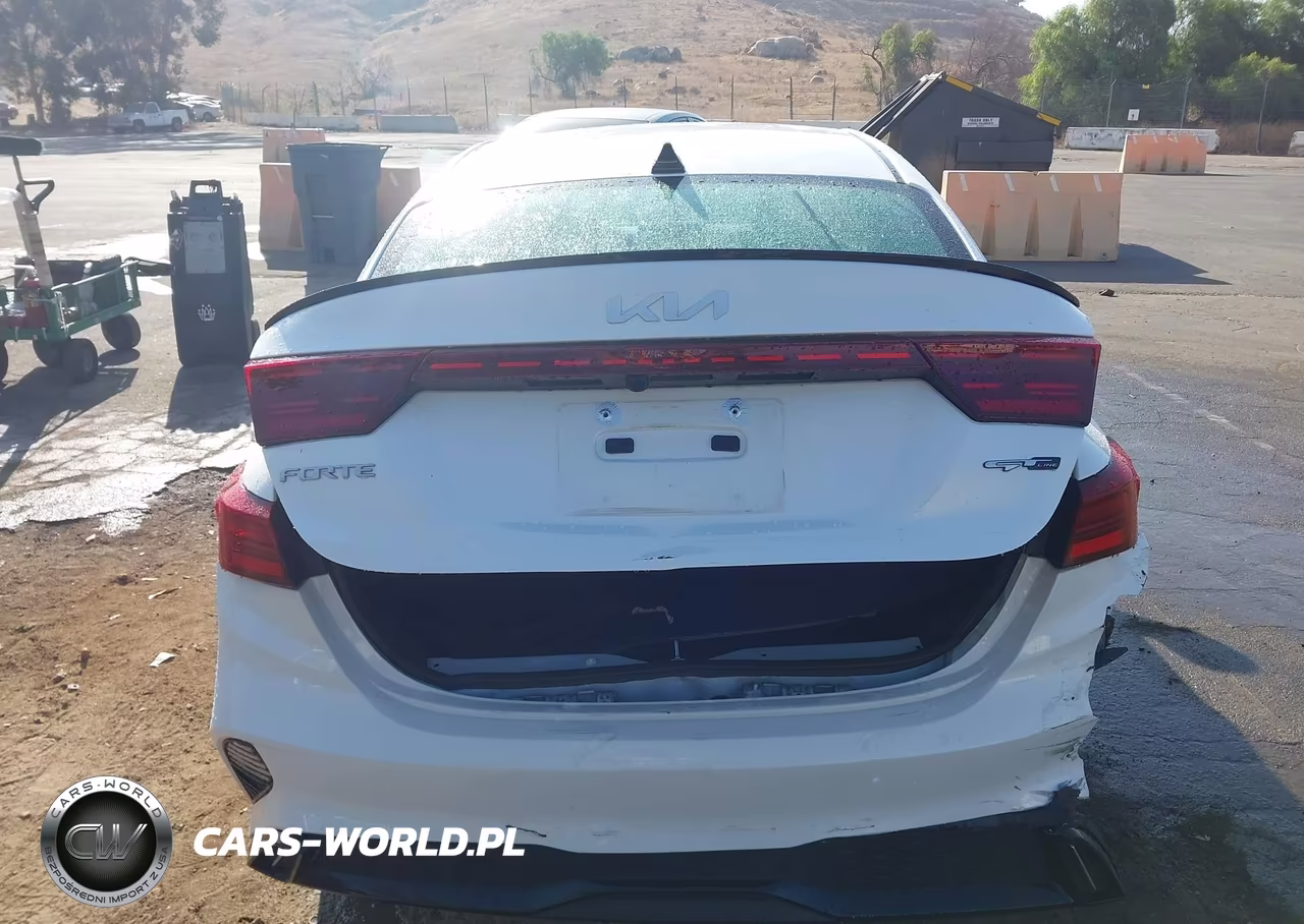 2024 Kia Forte Gt-Line VIN:3KPF54AD9RE741661 - 16