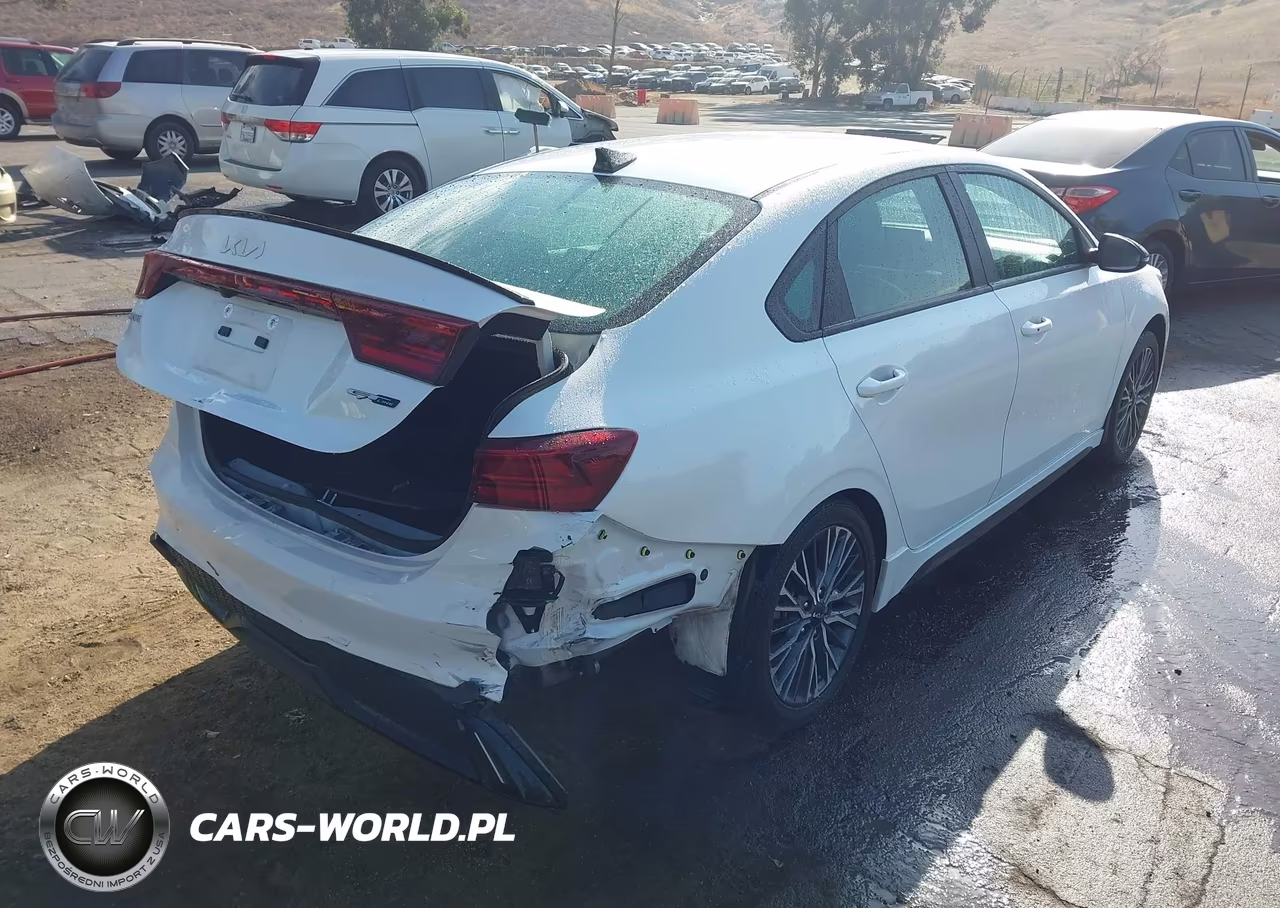 2024 Kia Forte Gt-Line VIN:3KPF54AD9RE741661 - 4