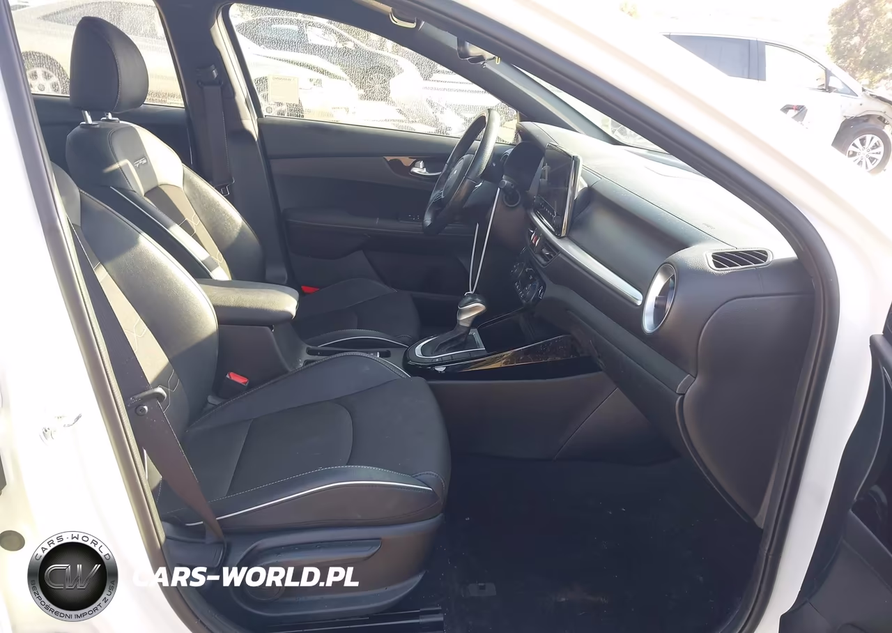 2024 Kia Forte Gt-Line VIN:3KPF54AD9RE741661 - 5