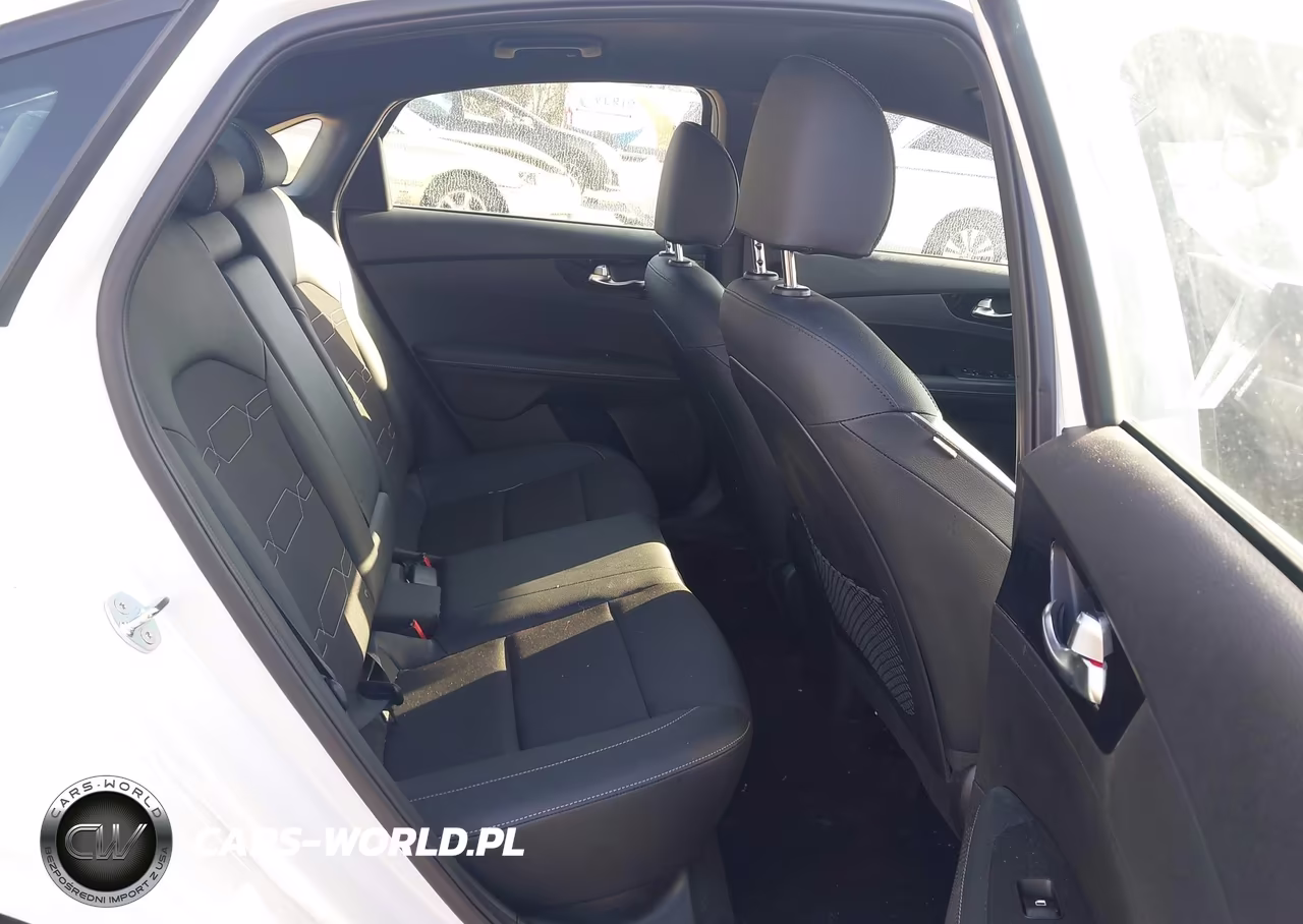 2024 Kia Forte Gt-Line VIN:3KPF54AD9RE741661 - 8