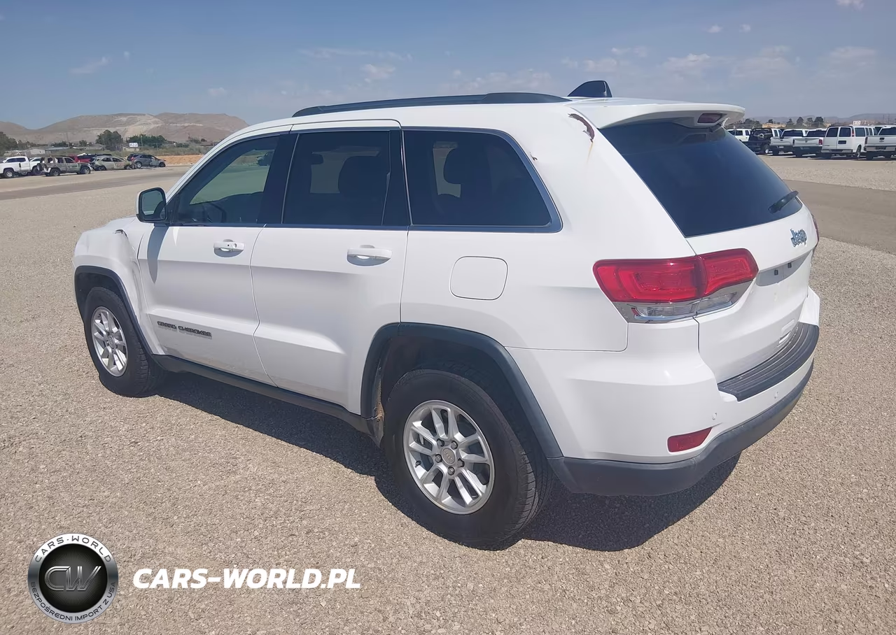2019 Jeep Grand Cherokee Laredo E 4X2 VIN:1C4RJEAG0KC816432 - 3