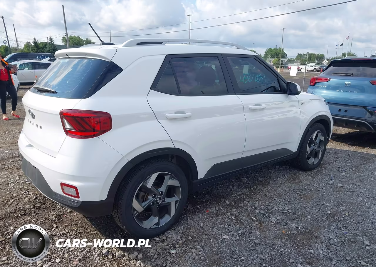 2023 Hyundai Venue Sel VIN:KMHRC8A30PU257406 - 4