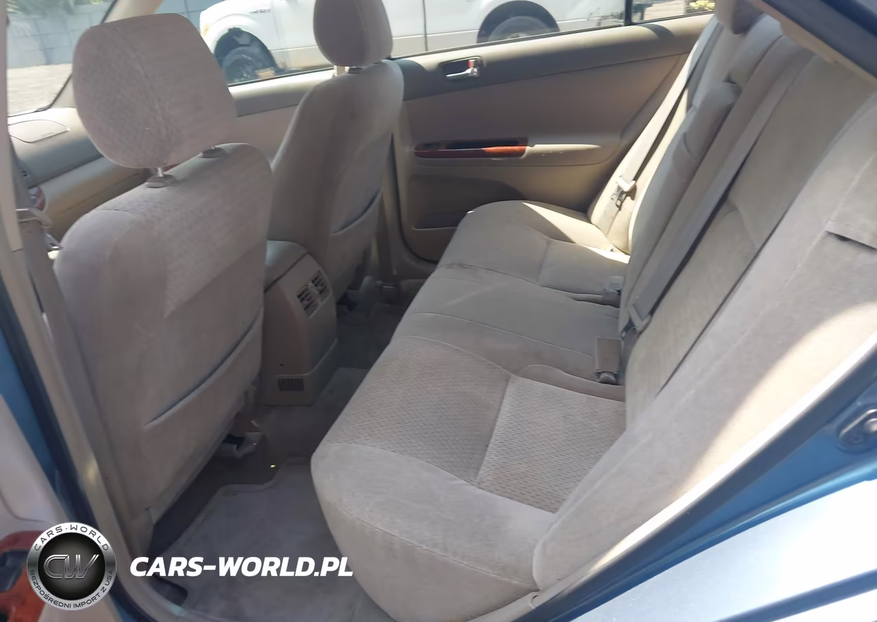 2002 Toyota Camry Xle VIN:JTDBE32K820050254 - 8
