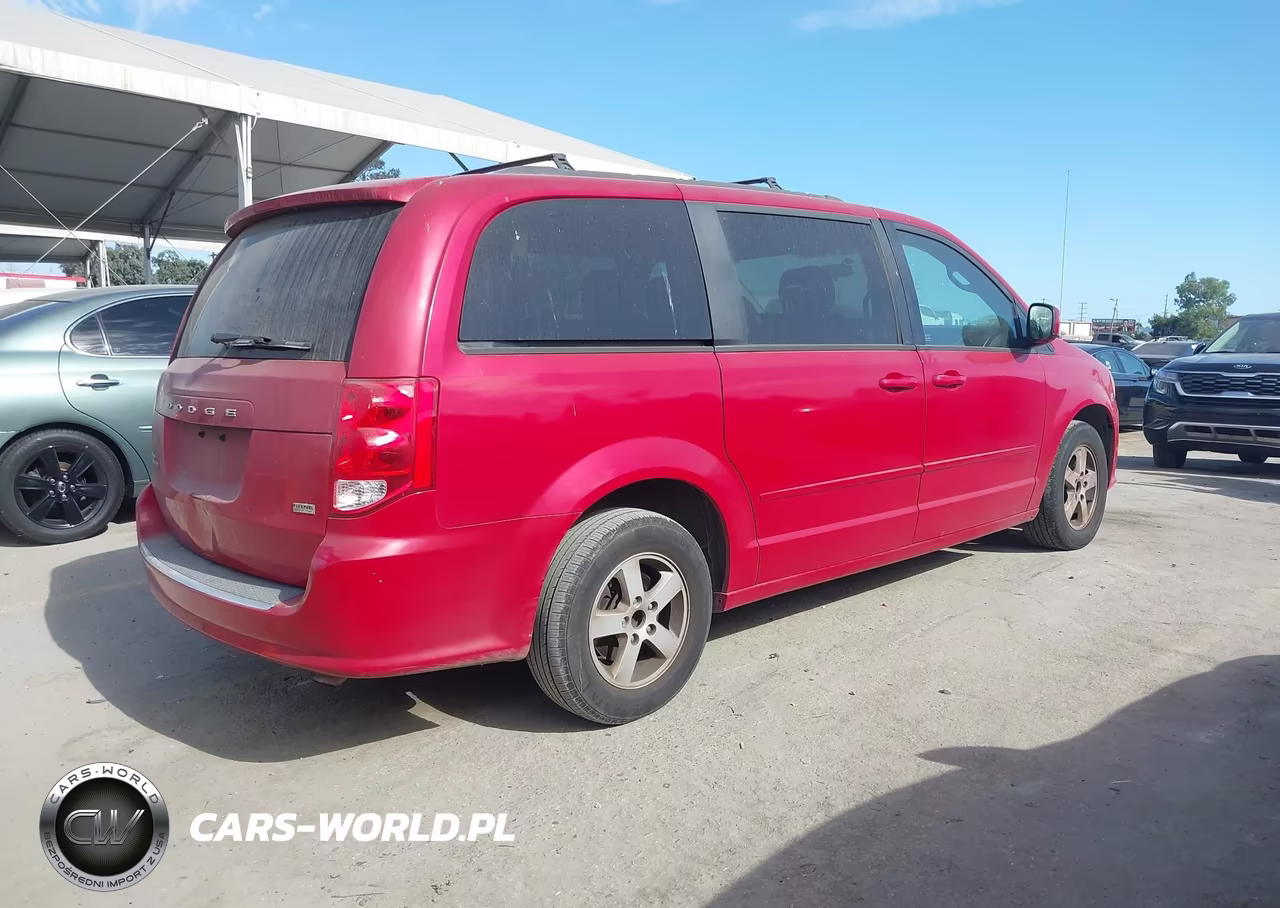2013 Dodge Grand Caravan Sxt VIN:2C4RDGCG1DR635995 - 4