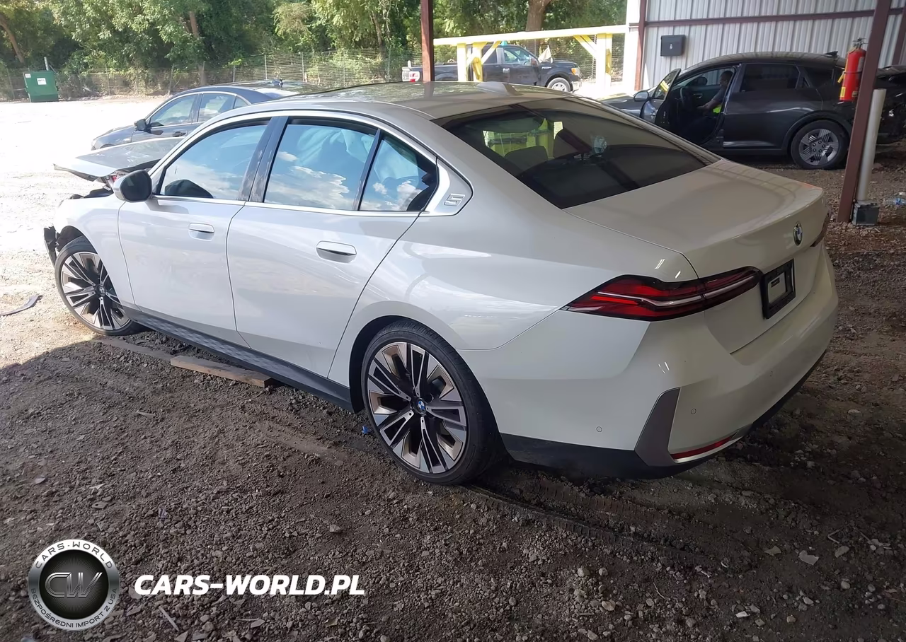 2025 BMW 530I VIN:WBA43FJ06SCU41334 - 3